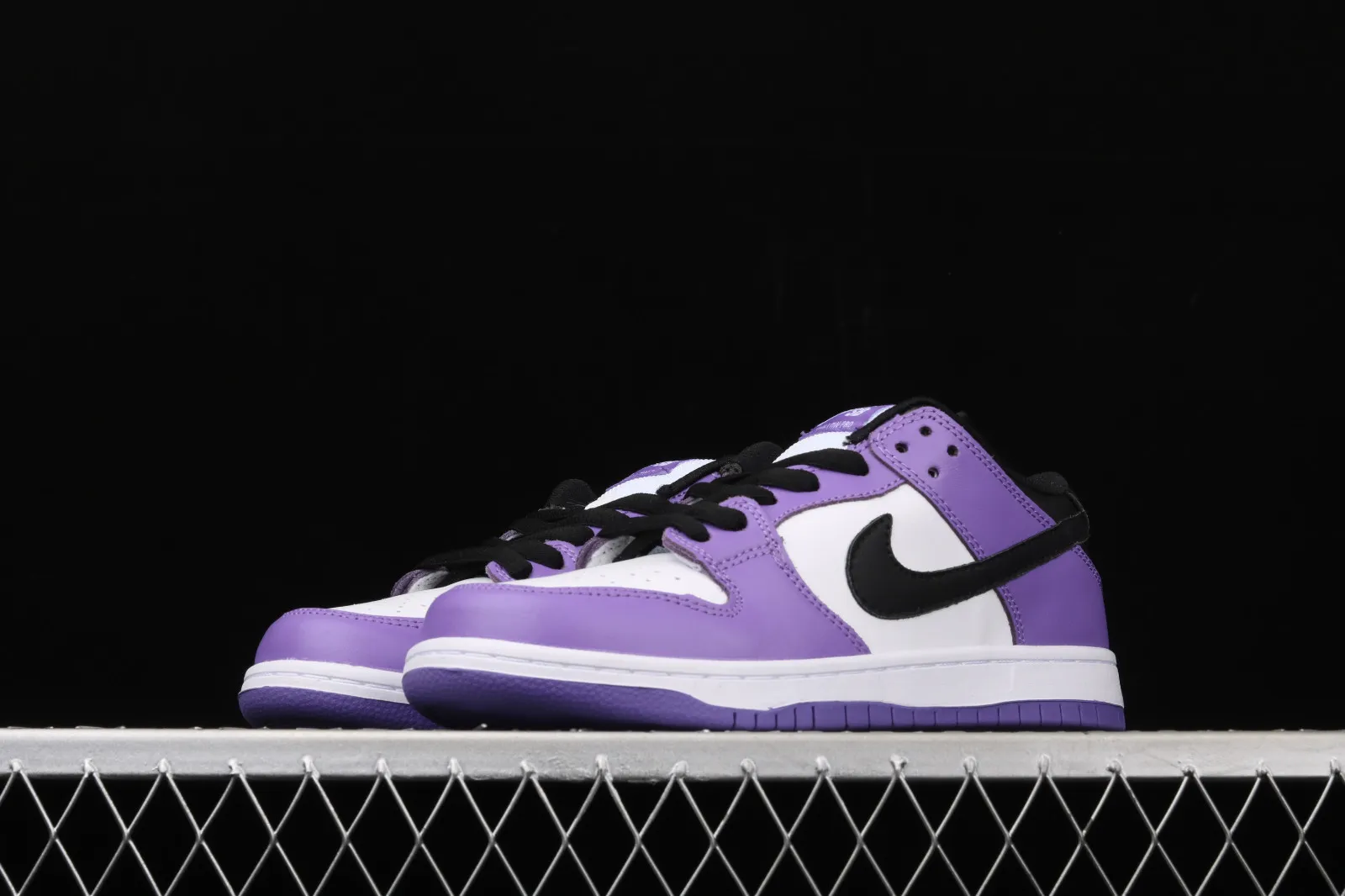 Nike SB Dunk Low Pro PRM White Purple Black 304292-305